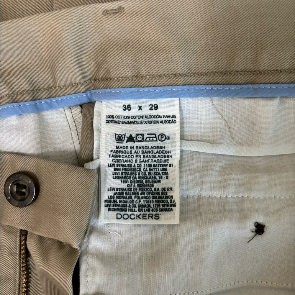 Dockers Signature Khaki Men’s Pants - Size 36x29 Slim Fit - Gently worn. - Picture 5 of 6